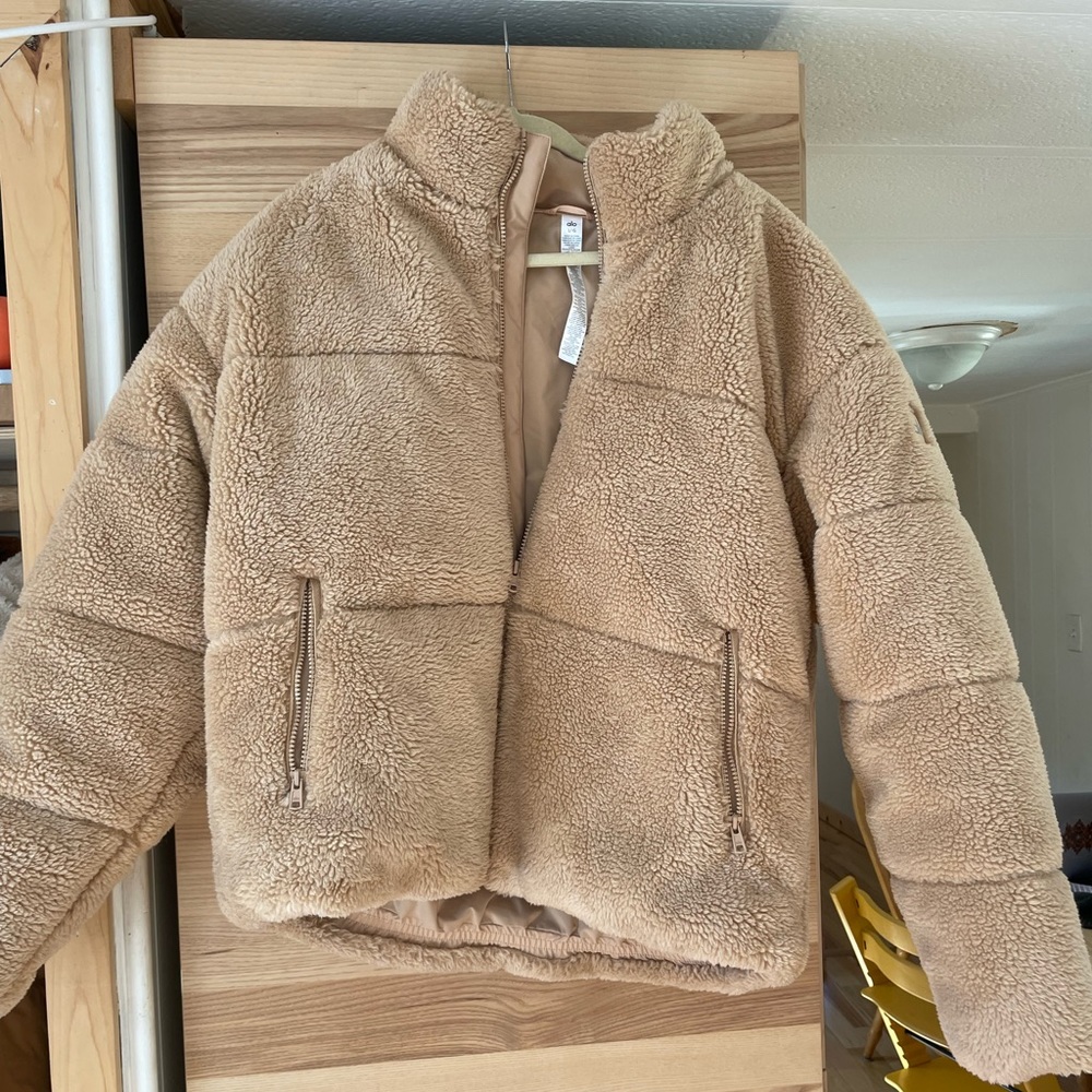 Alo Yoga Plush Sherpa Stage Puffer NEW